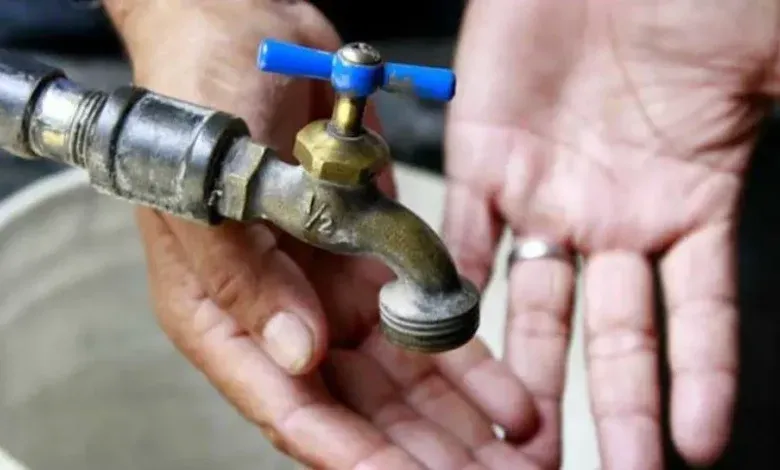 Moradores dos bairros Jardim Sion, Copaíbas e Parque Estrela Dalva 3 estão há 6 dias sem água