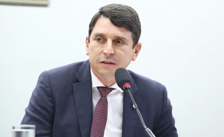 Projeto da Câmara cria política de atenção à gagueira