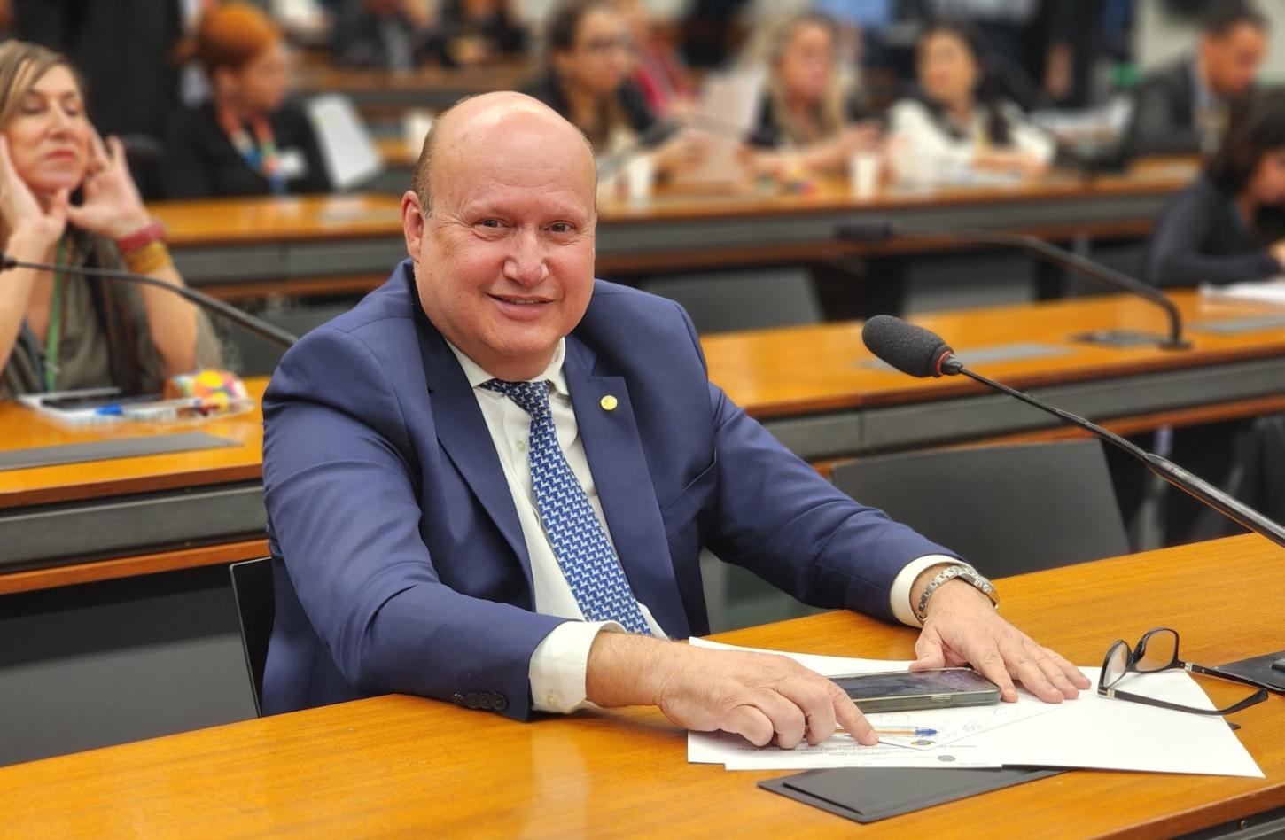 Célio Silveira completa 11 anos de dedicação na Comissão de Saúde da Câmara dos Deputados