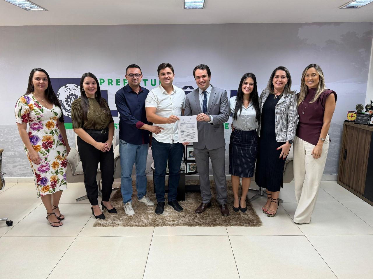 Prefeito Diego Sorgatto firma convênio com TJ-GO para agilizar atendimento a mulheres com medidas protetivas