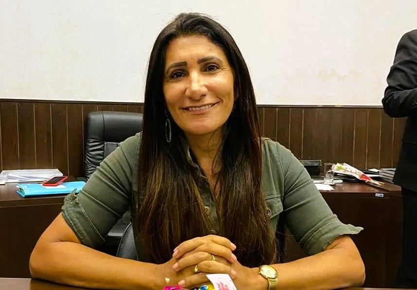 Ana Lúcia declina de vaga na Alego, e segundo colocado Léo Portilho é empossado deputado estadual