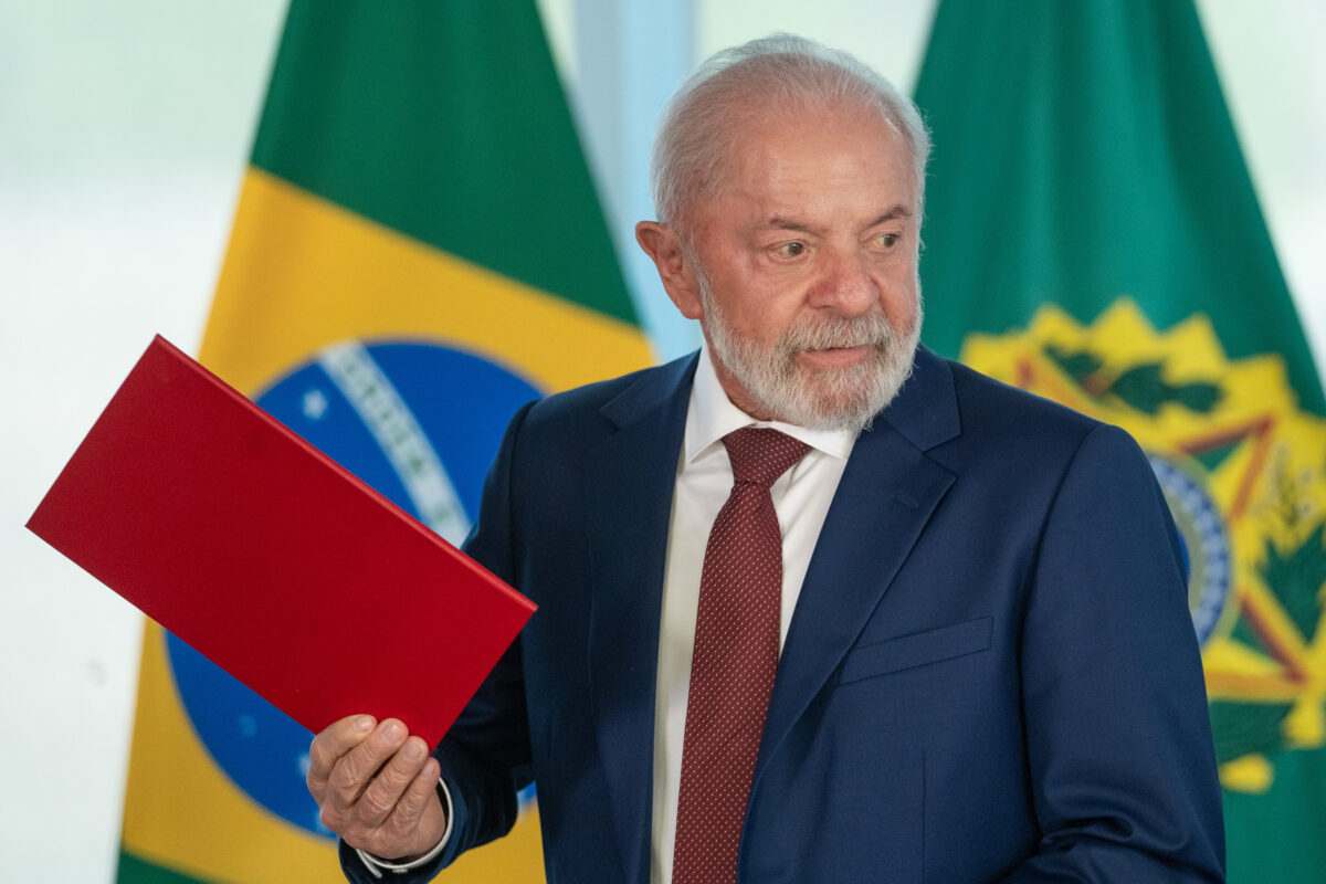 Lula encontra Fachin e Moraes para receber convite para posse no STF
