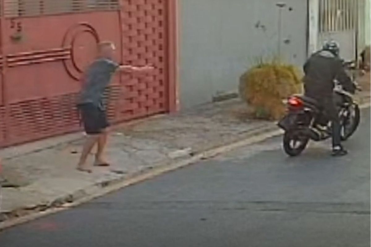 Vídeo: homem atira em casa de ex-cunhado e morre baleado por vizinho