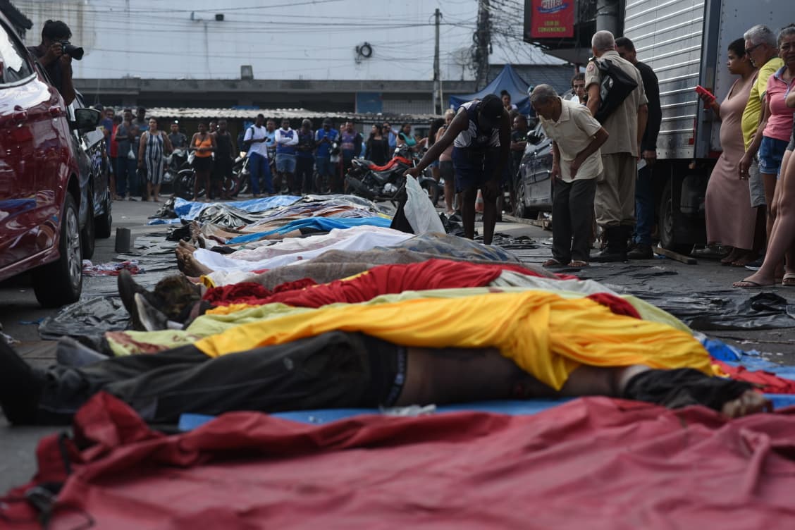 O crime organizado nas favelas nasceu do crime organizado na política