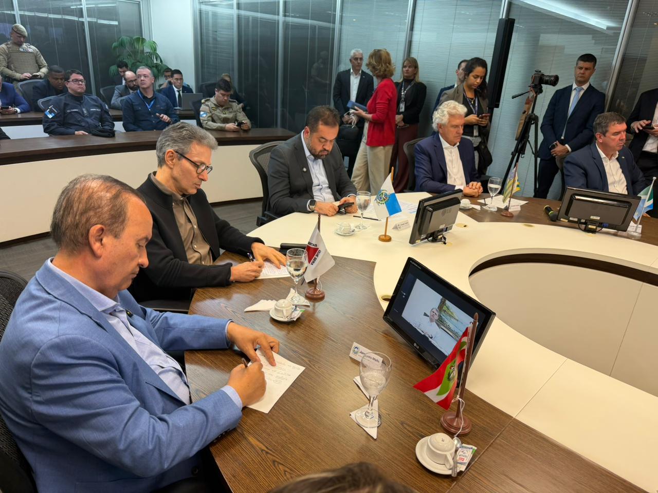 A aprovação letal, o consórcio da paz e o terrorismo