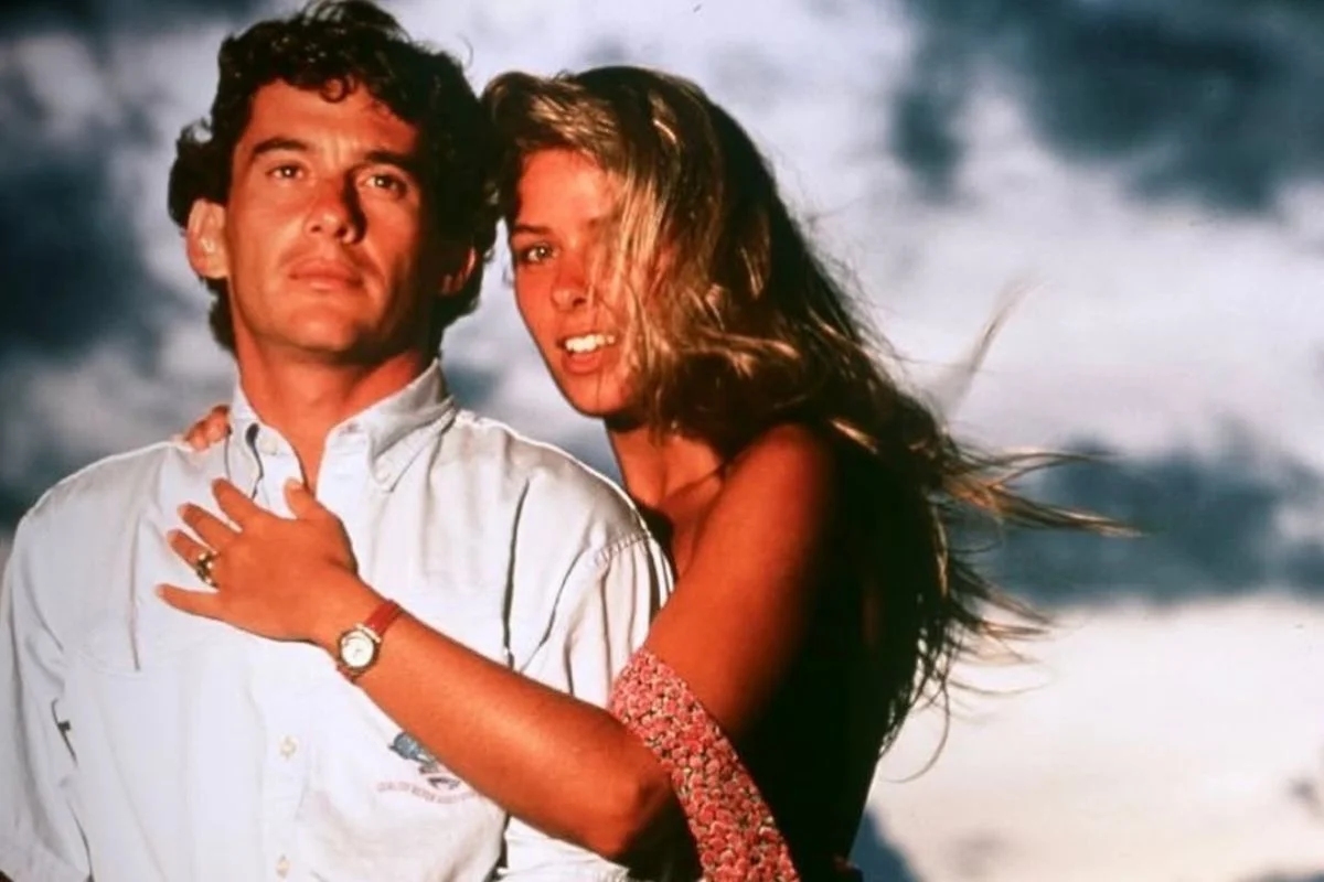 Adriane Galisteu conta sobre ensaio para a Playboy censurado por Senna