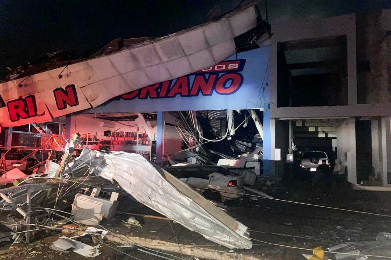 PR: 90% de cidade ficou destruída após tornado que matou 6 pessoas