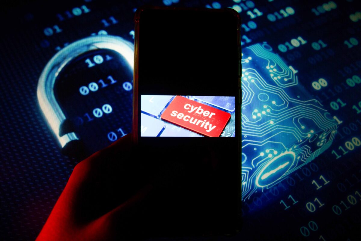 Hackers que roubaram R$ 19 milhões de fintech são presos em SP