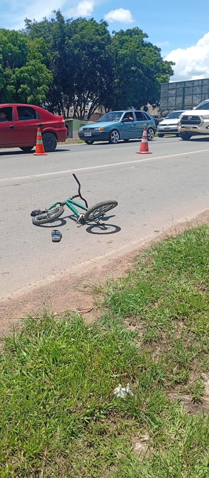 Homem morre após ser atropelado por caminhonete na BR-040, em Luziânia
