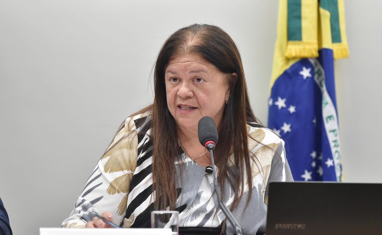 Comissão aprova projeto que proíbe atletas condenados por crimes graves em delegações oficiais