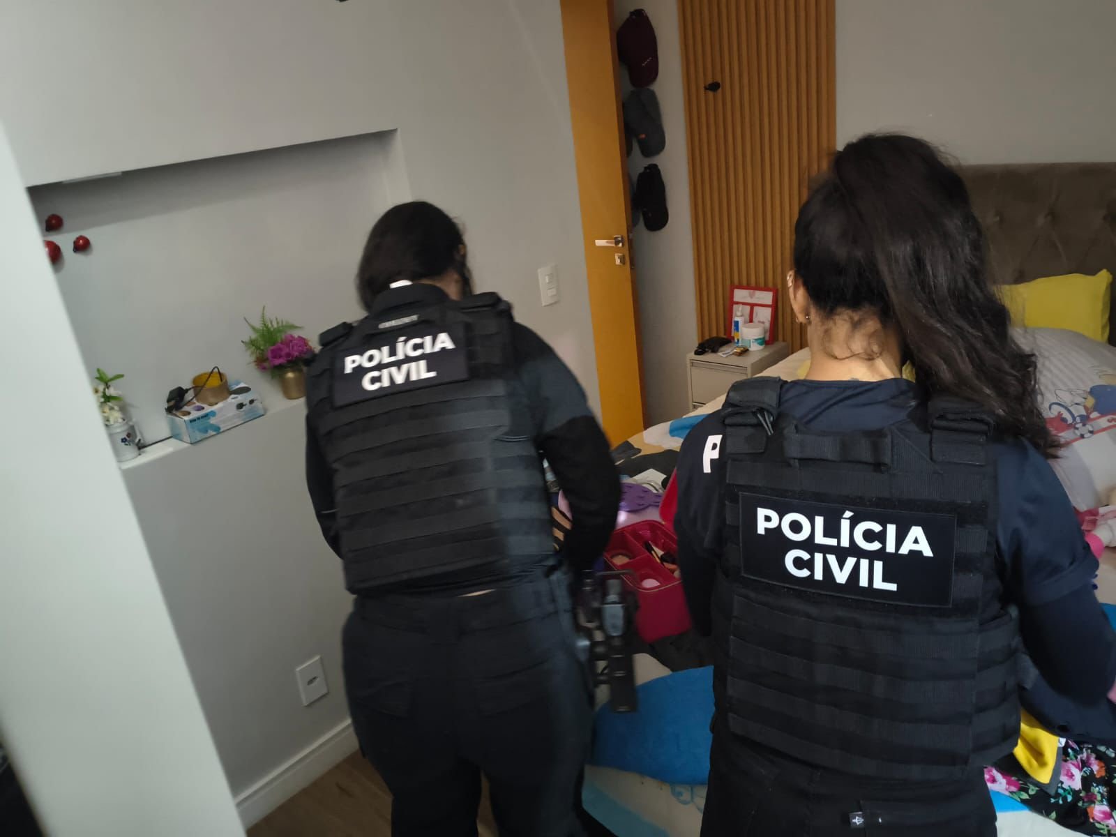 Homens são detidos em Valparaíso e Luziânia por crimes de pornografia infantil