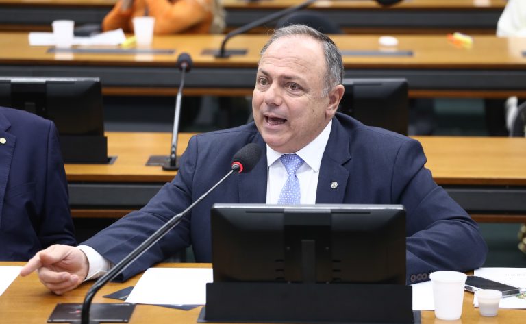 Comissão aprova regras para blindagem de tetos solares e autoriza proteção parcial