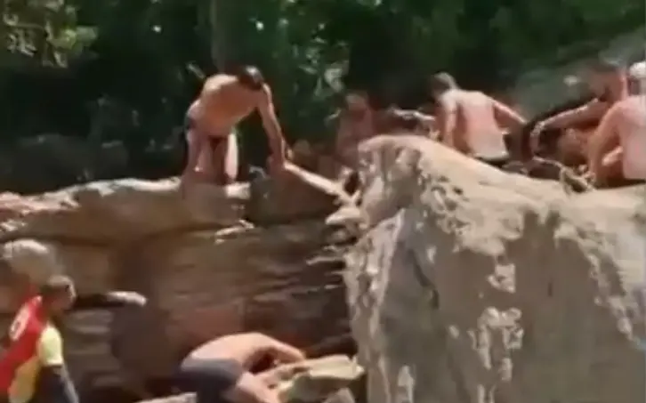 Criança é resgatada após ficar submersa em fenda de cachoeira em Pirenópolis
