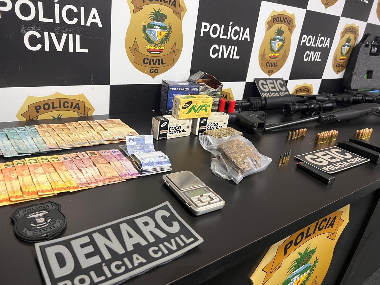 Polícia de Goiás desarticula pontos de venda de drogas em distribuidoras