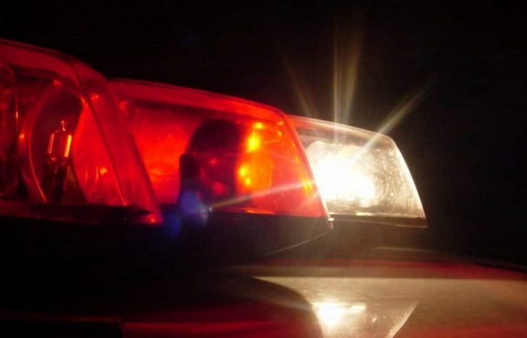 Perseguição policial no DF termina com tiroteio e prisão por roubo de Hilux