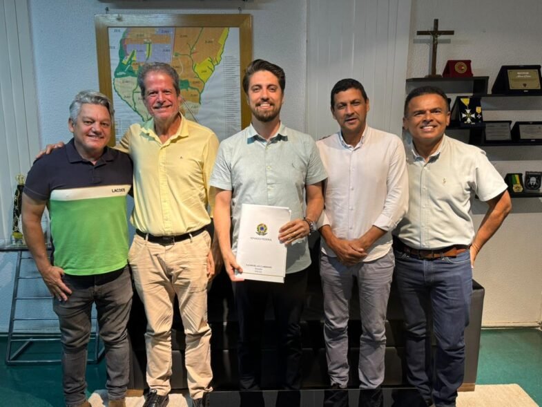 Prefeito anuncia investimento de R$ 2,5 milhões em pavimentação para Rio Branco e Valparaíso II