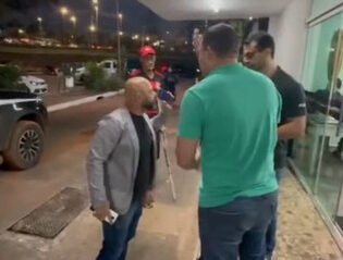 Advogado com múltiplas acusações de estupro é preso após confusão em delegacia