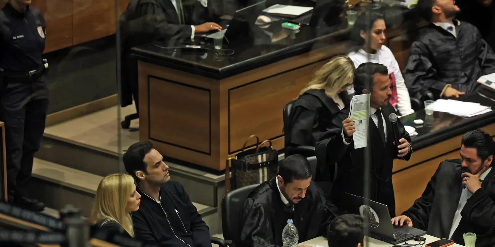 Advogados de Jairinho deverão arcar com custos de adiamento de sessão