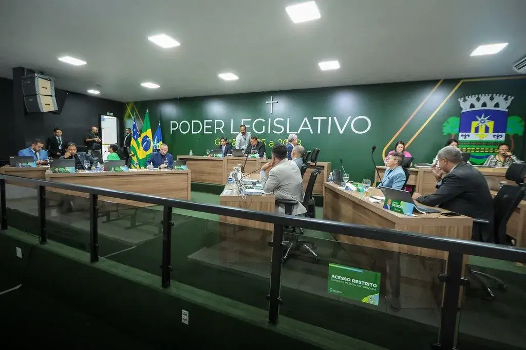 Câmara de Valparaíso aprova criação de cadastro de imóveis abandonados para reforçar fiscalização urbana