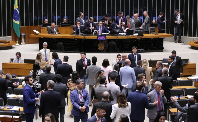 Câmara pode votar proposta para quebrar sigilo bancário na definição de pensão alimentícia