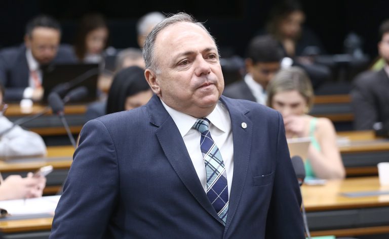 Câmara aprova nova proposta para escolas cívico-militares profissionalizantes