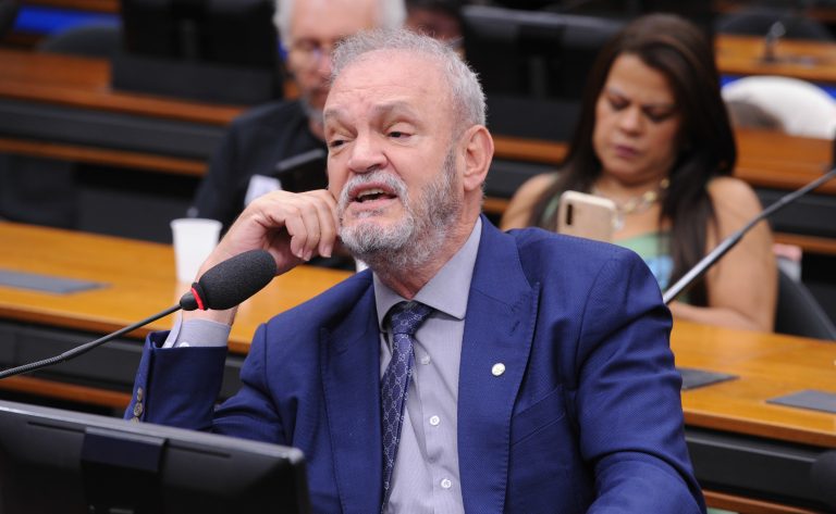 Comissão aprova proposta para priorizar atendimento de saúde de pessoas com deficiência