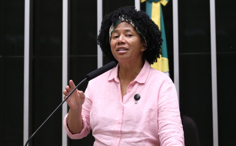 Comissão de saúde aprova cadastro no SUS para mulheres vulneráveis com risco de câncer