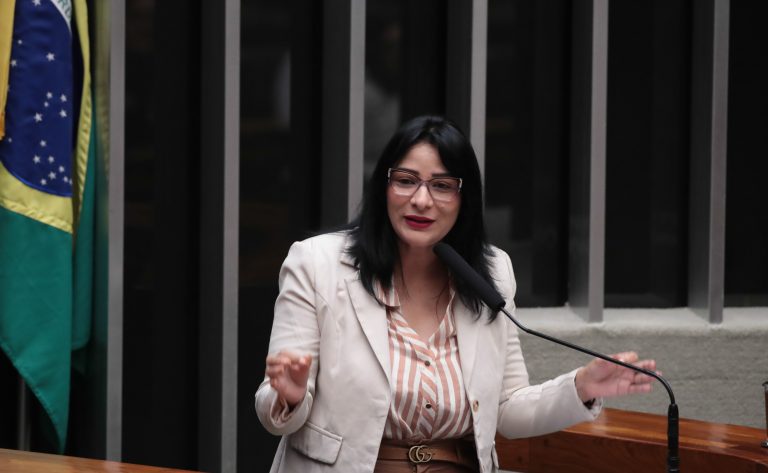 Comissão aprova acesso ampliado de mulheres do campo a ações de combate ao câncer
