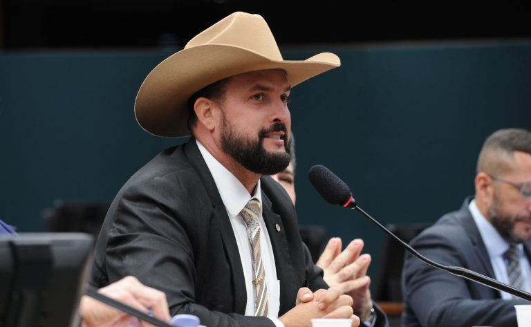 Comissão aprova reserva de 30% dos fretes federais para caminhoneiros autônomos