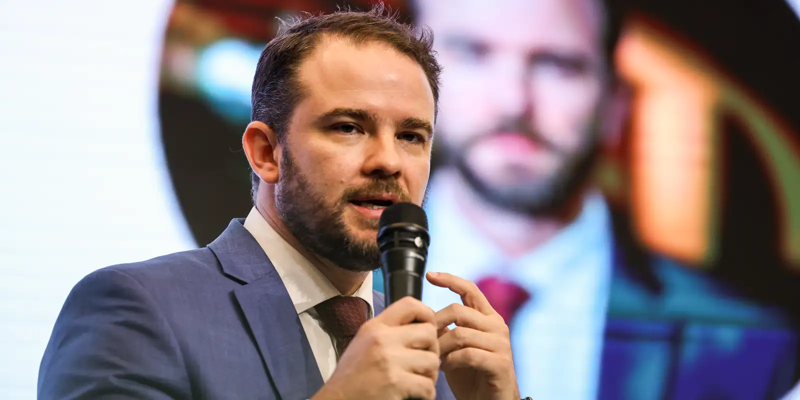 Ministro Durigan aponta para planos alternativos em caso de impasse no ICMS do diesel