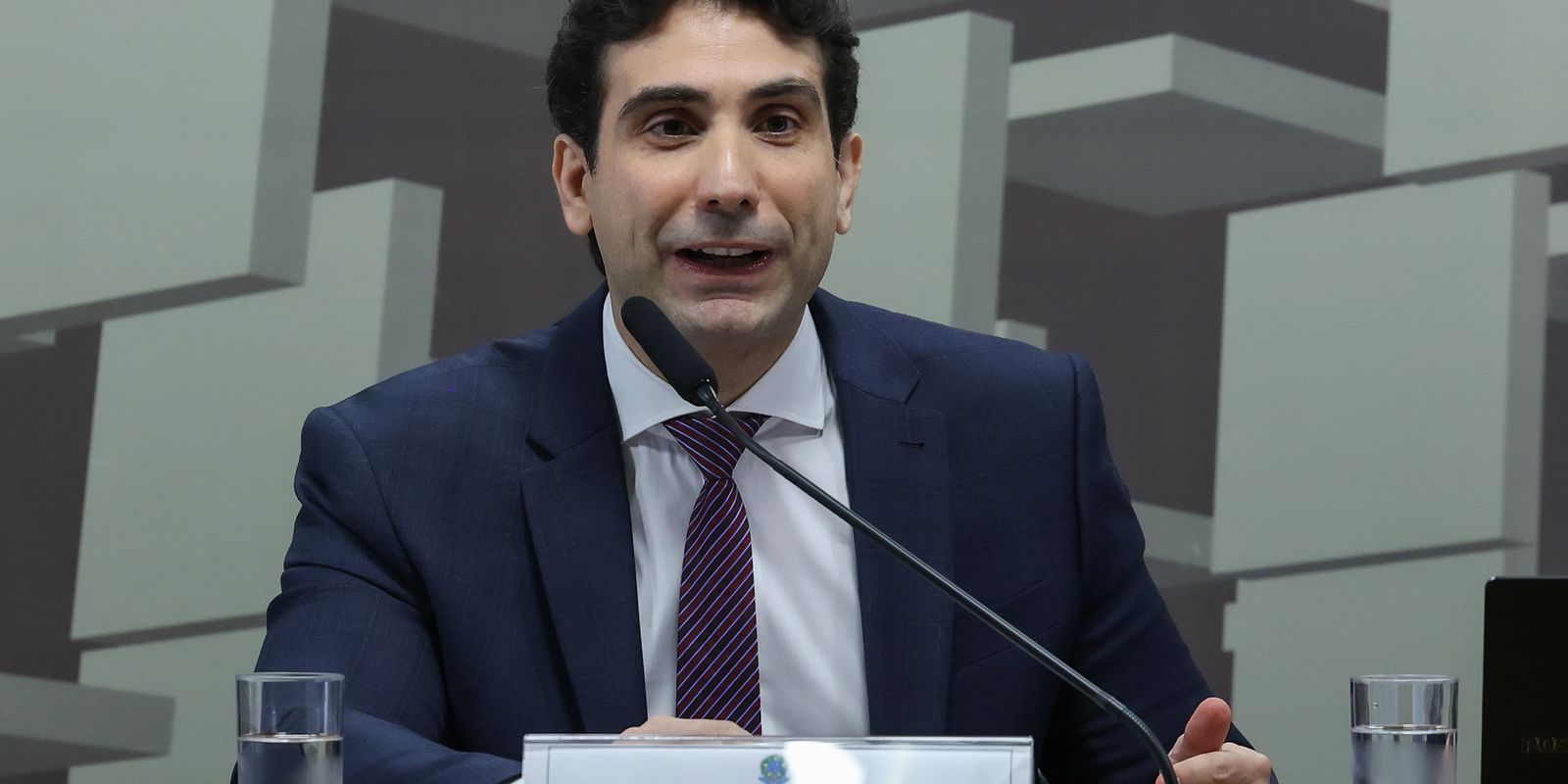 Galípolo: Brasil está mais resiliente à volatilidade global