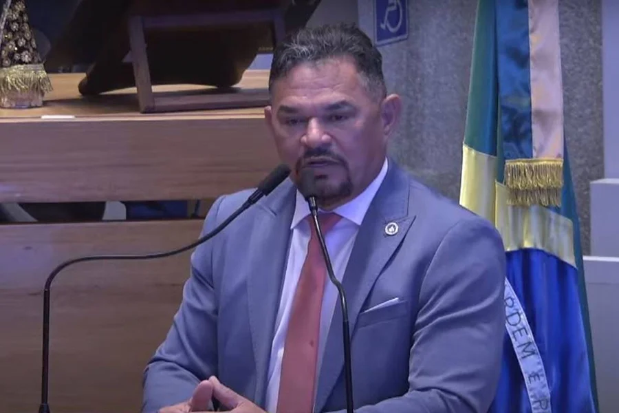 Líder do governo na CLDF é investigado por suposto esquema milionário na Secretaria de Educação do DF