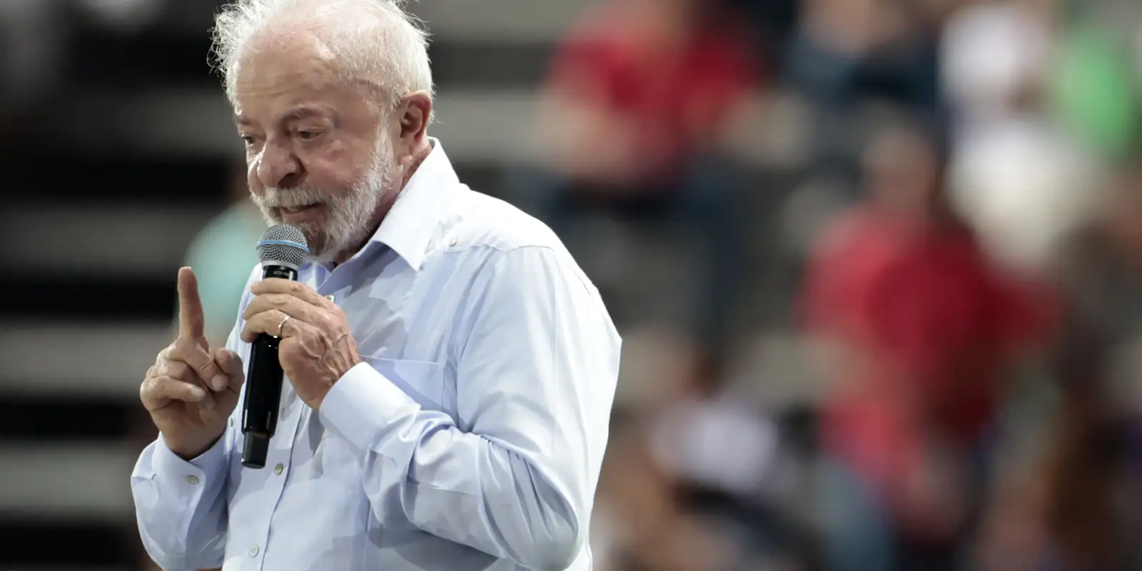 Lula afirma que gestão federal empenhará esforços para frear alta no valor do diesel