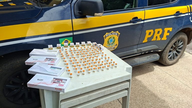 PRF intercepta cem ampolas de medicamento estrangeiro em fiscalização
