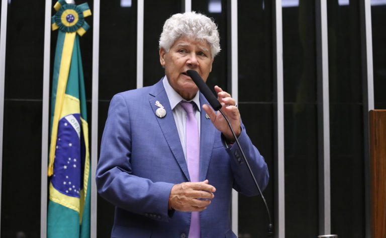 Projeto de lei visa padronizar o recebimento de documentos por e-mail em órgãos públicos