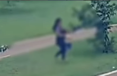 Mãe é detida após vídeo mostrar agressão e abandono de criança em praça de Anápolis