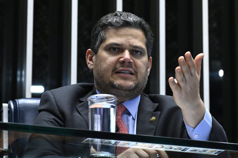 Congresso Nacional convocado para avaliar veto sobre penas de envolvidos nos atos de 8 de janeiro
