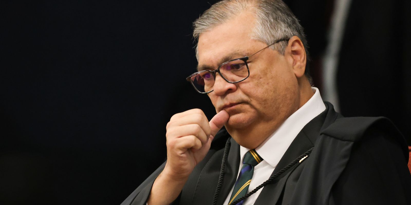Dino vota contra lei de SC que vetou cotas raciais