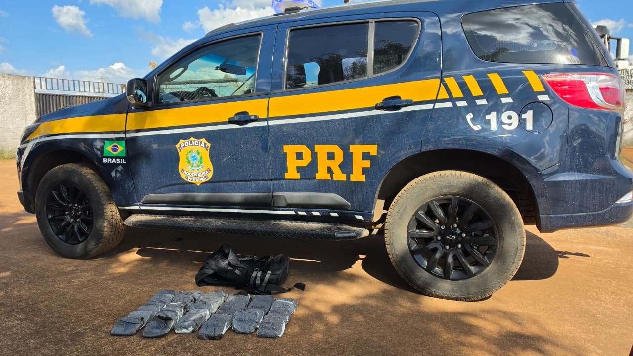 Mochila com 40 porções de haxixe é apreendida em ônibus na BR-040, em Luziânia