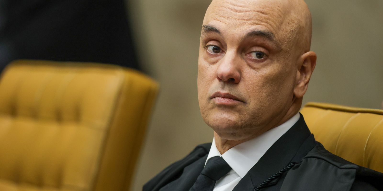 Moraes expande área de restrição para drones próximo à residência de Bolsonaro