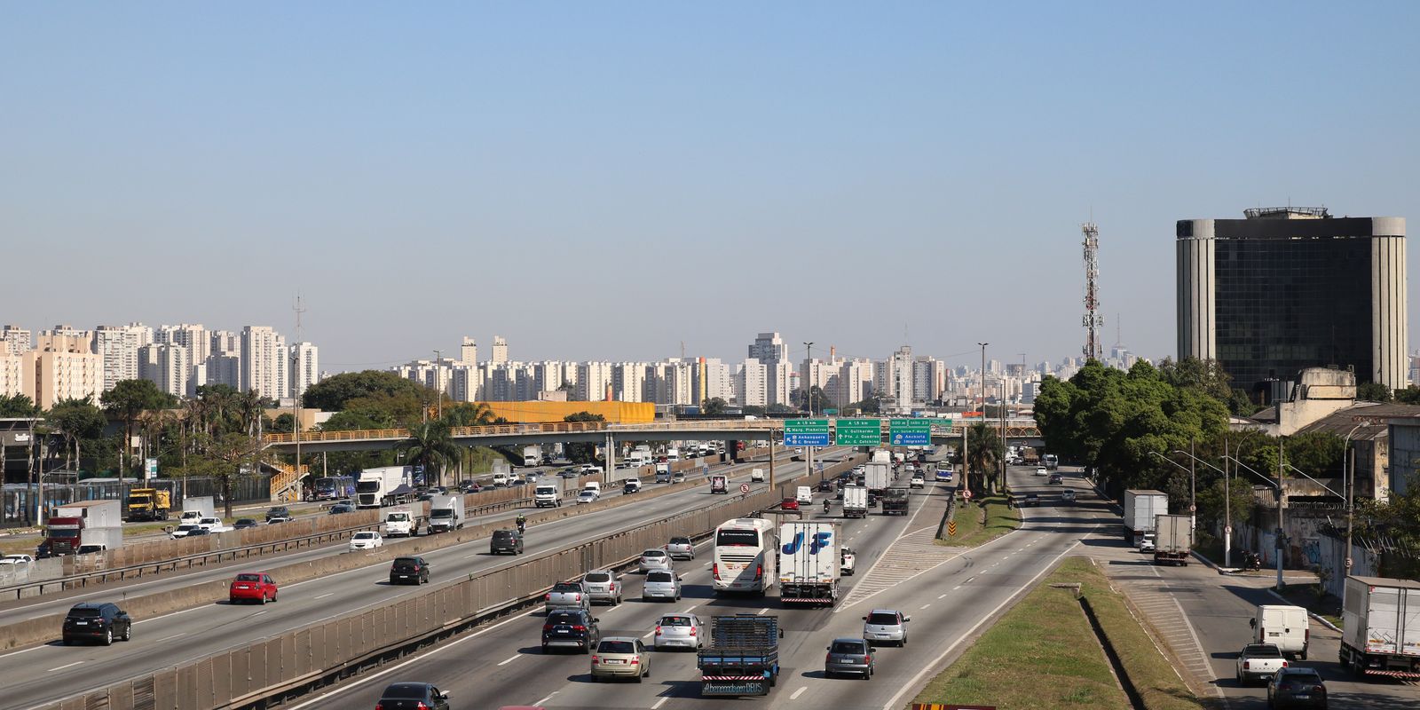 Ministério Público do Rio pede paralisação de obras na Via Dutra por risco de inundações