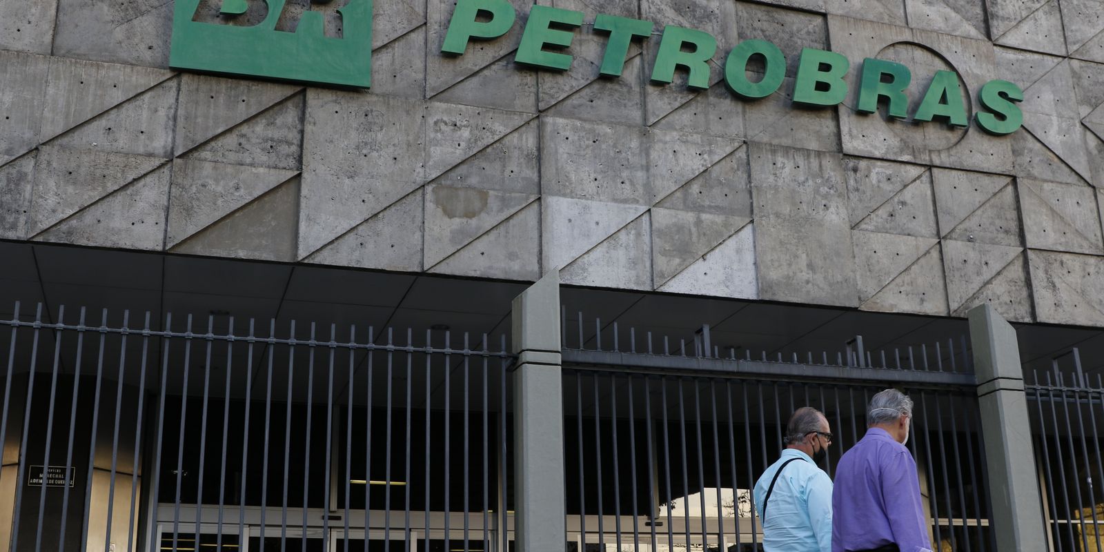 Petrobras alcança nova marca histórica na extração de petróleo e gás
