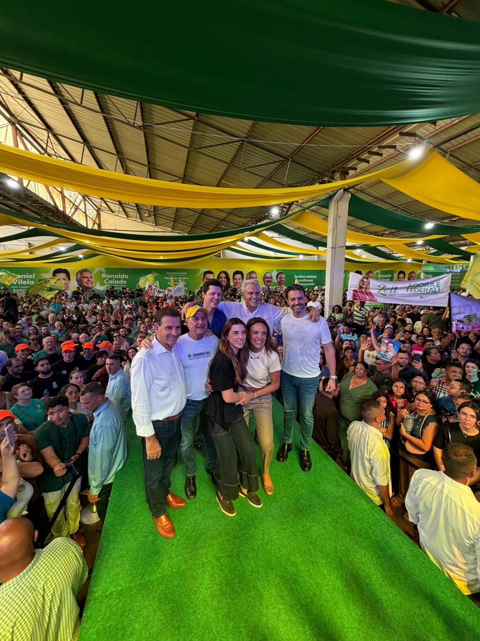 Ronaldo Caiado, Daniel Vilela, Gracinha Caiado, Dr. Zacharias Calil e a primeira dama do estado. Foto: William Cintra.