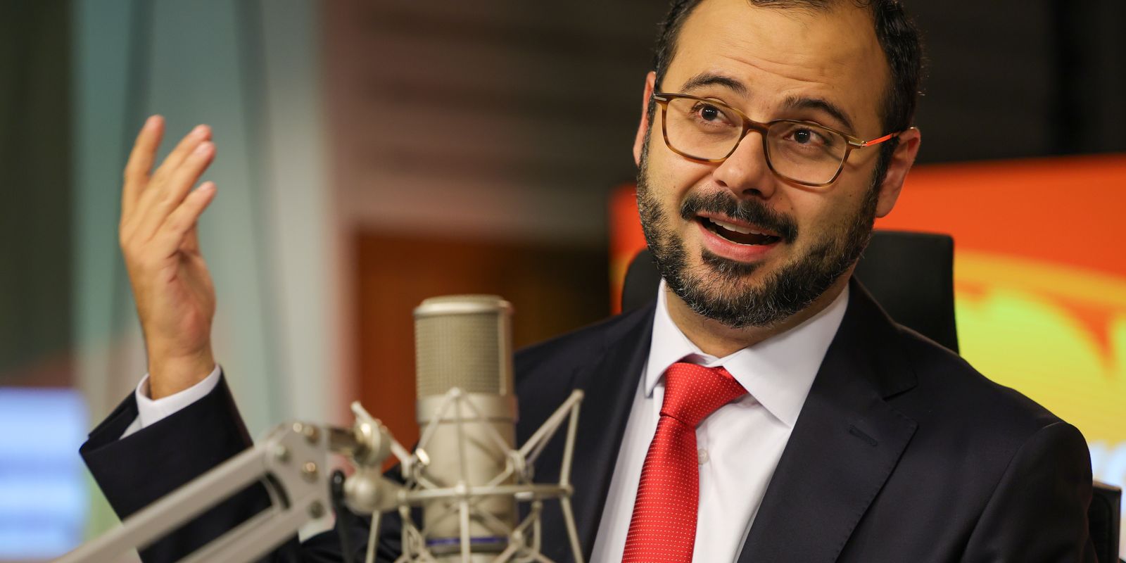 Ministro defende que jornada de trabalho reduzida impulsionará o empreendedorismo