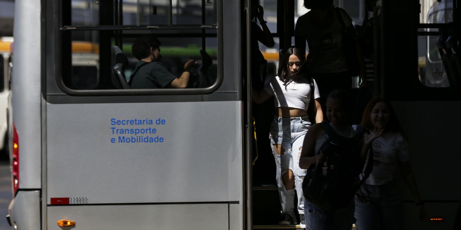Rio de Janeiro implementa lei contra assédio a mulheres no transporte público