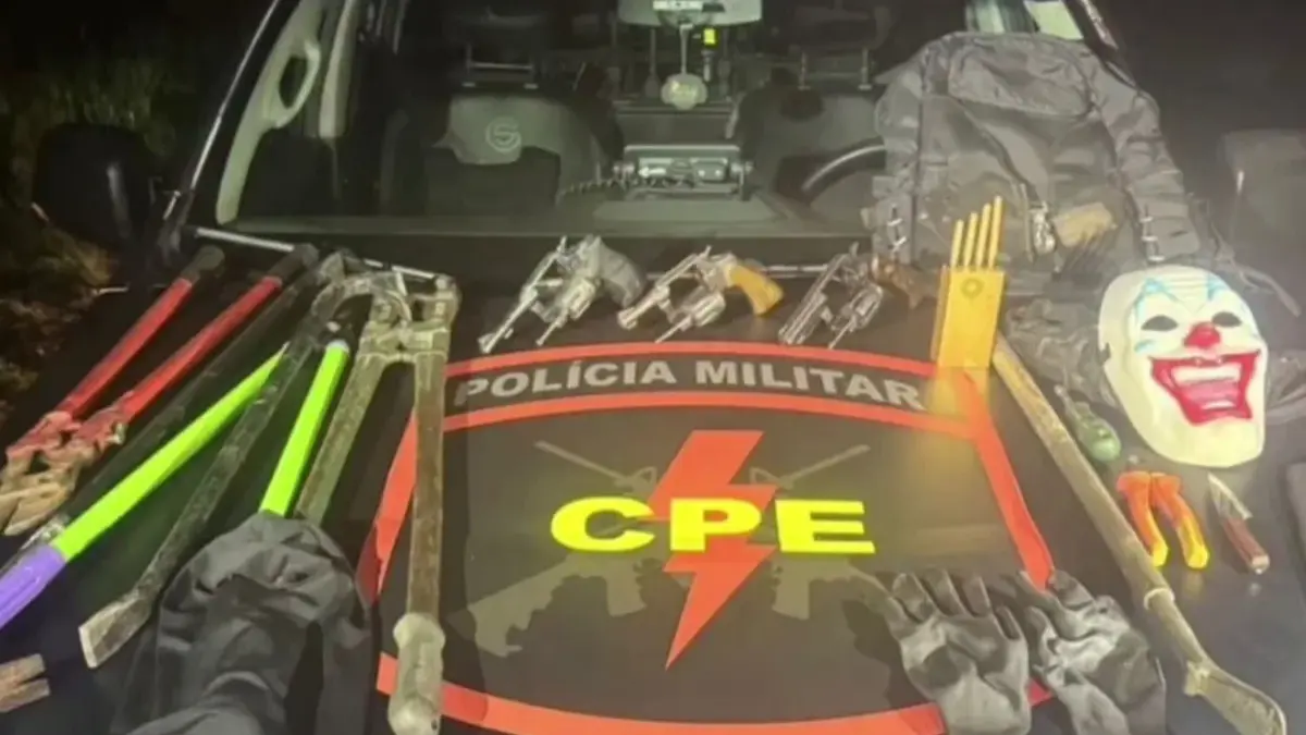 Trio que morreu em confronto com a CPE usava máscaras de palhaço em torturas a vítimas