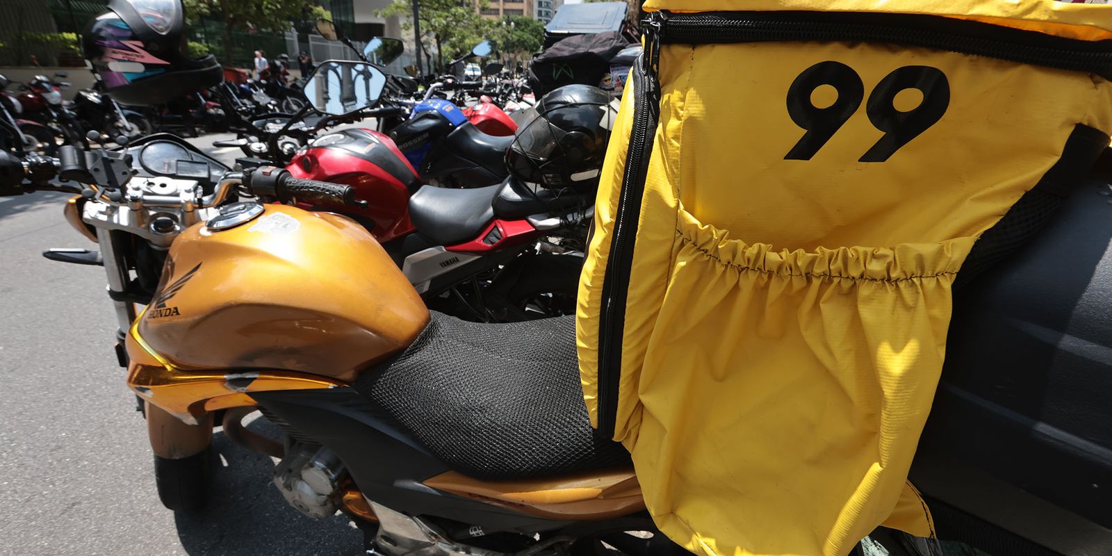 99 implementa tecnologia para monitorar comportamento de motociclistas parceiros