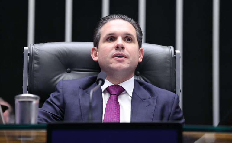 Política nacional de minerais críticos fortalecerá competitividade do Brasil, afirma Motta