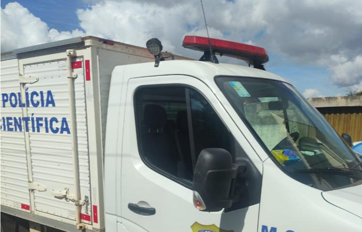 Homem armado com faca fere policial e é morto a tiros em Goiás
