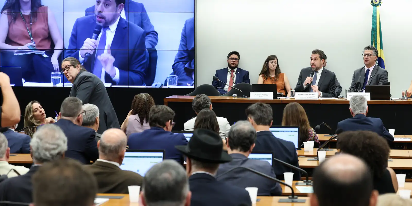 Boulos se opõe a compensações para empresas pelo término da escala 6x1